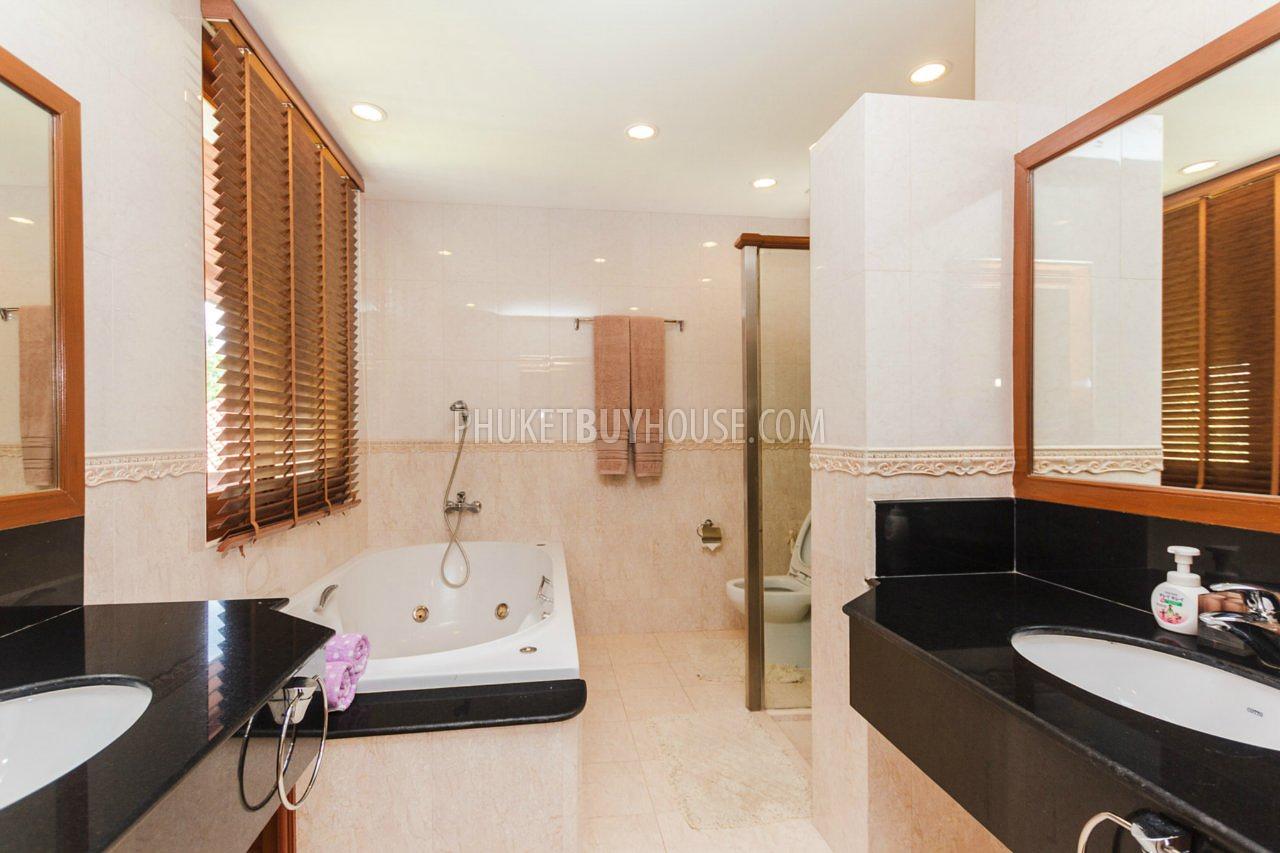BAN5301: Luxury 3 Bedroom villa in Laguna. Photo #13