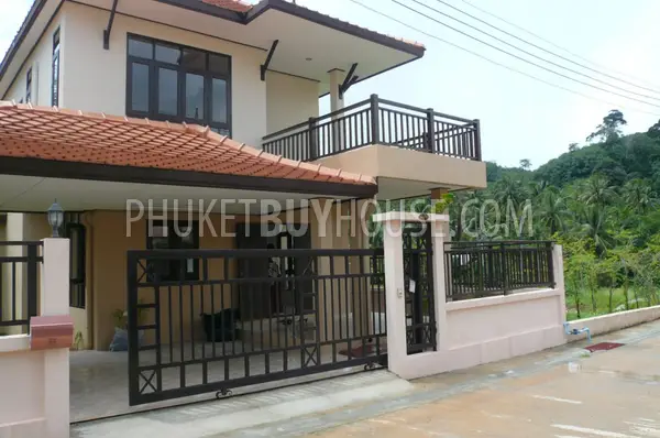NAY5335: 4 Bedroom House in Nai Yang. Photo #10