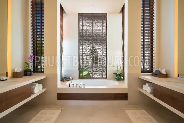 LAY5323: Spectacular Five-Bedroom Residence at Layan Beach. Photo #10