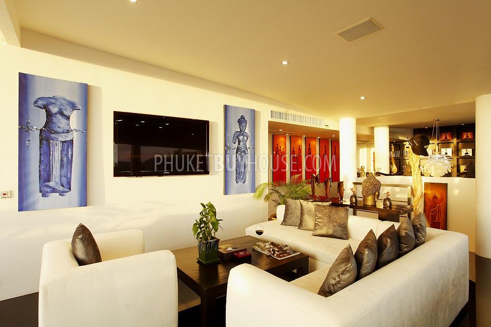 KAR5328: Luxurious Penthouse with Splendid Views Over Kata and Karon Beaches. Photo #2