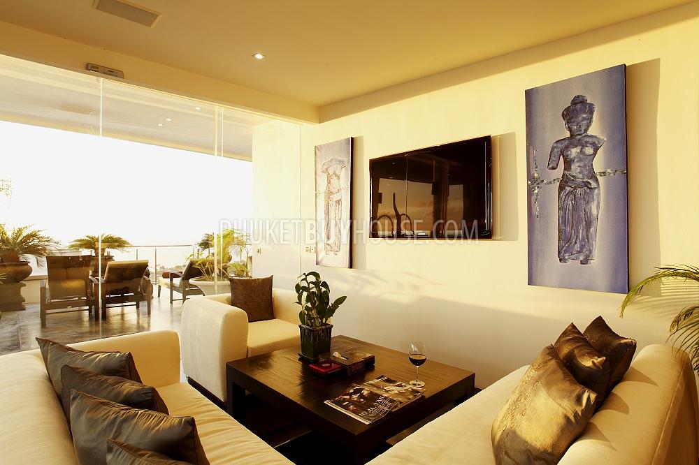 KAR5328: Luxurious Penthouse with Splendid Views Over Kata and Karon Beaches. Photo #3