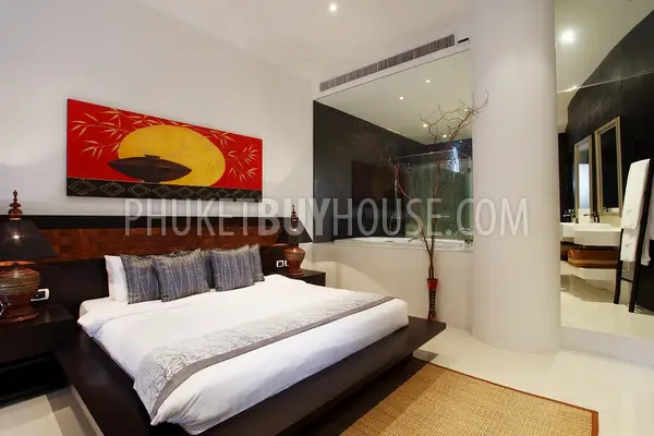 KAR5328: Luxurious Penthouse with Splendid Views Over Kata and Karon Beaches. Photo #11