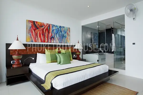 KAR5328: Luxurious Penthouse with Splendid Views Over Kata and Karon Beaches. Photo #15