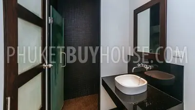 RAW5381: 3 Bedroom Private Pool Villa in Rawai. Photo #17