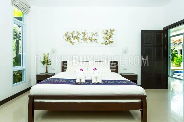 RAW5383: Spanish Style 4-bedroom Villa in Rawai. Photo #5