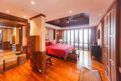 NAI5400: Beautiful 4 Bedroom Villa in Nai Harn. Photo #1