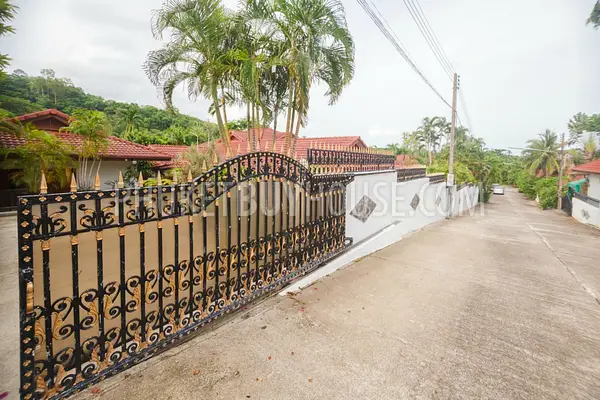 NAI5400: Beautiful 4 Bedroom Villa in Nai Harn. Photo #53