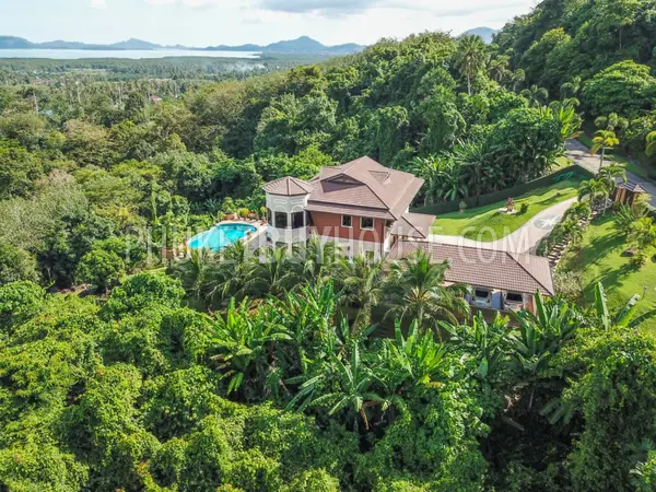 CAP5363: 3+1 Bedroom Seaview Villa near Cape Yamu. Fotoğraf #6