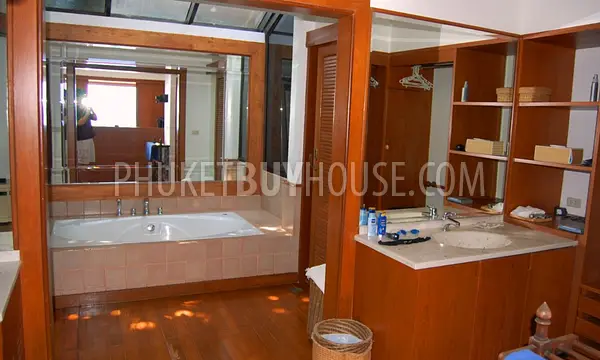 KAT5434: Oceanfront 4 Bedroom Villa in Kata. Fotoğraf #27