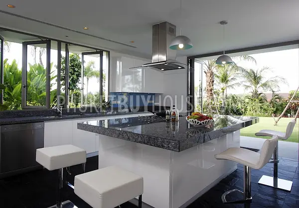 LAY5443: Large 5 Bedroom Luxury Villa in The Residential Development. Photo #2
