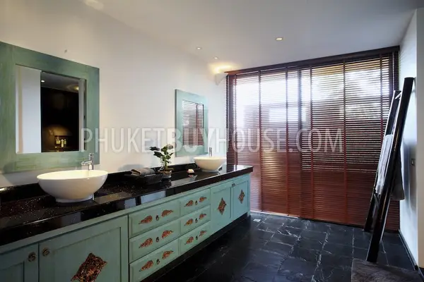LAY5443: Large 5 Bedroom Luxury Villa in The Residential Development. Photo #21