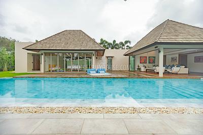 LAY5444: 4 Bedroom Pool Villa in the Residential Development in Layan. Photo #5