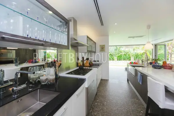 LAY5444: 4 Bedroom Pool Villa in the Residential Development in Layan. Photo #13