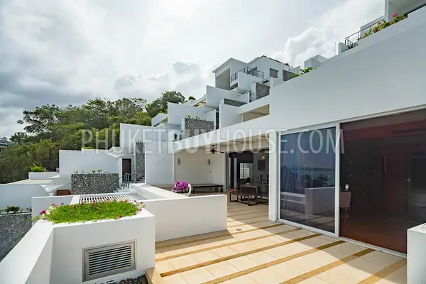 KAM5445: Sunny 3 Bedroom Apartment in the Exclusive Condominium. Photo #3