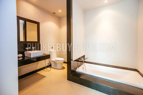 NAI5415: 3 Bedroom Villa with Terrace and Garden in Nai Harn. Photo #31