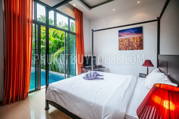 NAI5415: 3 Bedroom Villa with Terrace and Garden in Nai Harn. Photo #48