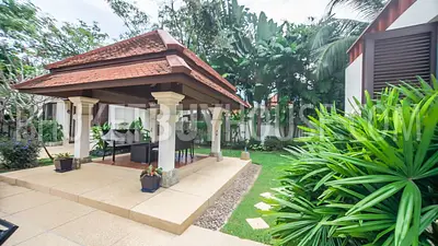 BAN5476: Contemporary 4 Bedroom Thai-Balinese style Villa in Bangtao. Fotoğraf #1