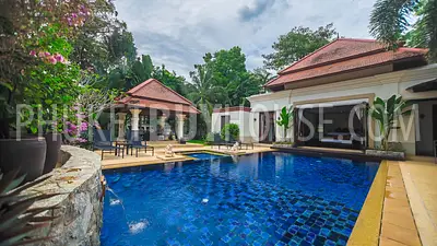 BAN5476: Contemporary 4 Bedroom Thai-Balinese style Villa in Bangtao. Fotoğraf #4