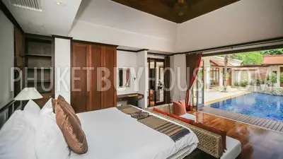 BAN5476: Contemporary 4 Bedroom Thai-Balinese style Villa in Bangtao. Fotoğraf #8