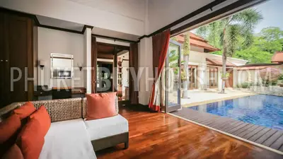 BAN5476: Contemporary 4 Bedroom Thai-Balinese style Villa in Bangtao. Fotoğraf #9