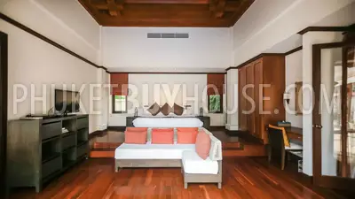 BAN5476: Contemporary 4 Bedroom Thai-Balinese style Villa in Bangtao. Fotoğraf #10