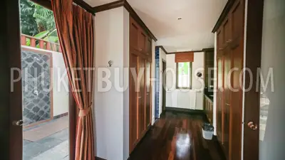 BAN5476: Contemporary 4 Bedroom Thai-Balinese style Villa in Bangtao. Fotoğraf #11