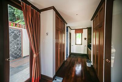 BAN5476: Contemporary 4 Bedroom Thai-Balinese style Villa in Bangtao. Photo #11