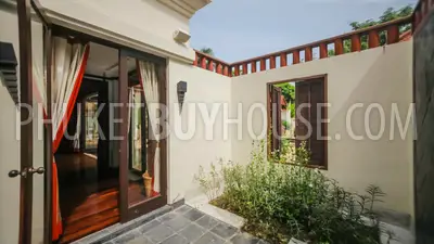 BAN5476: Contemporary 4 Bedroom Thai-Balinese style Villa in Bangtao. Fotoğraf #16
