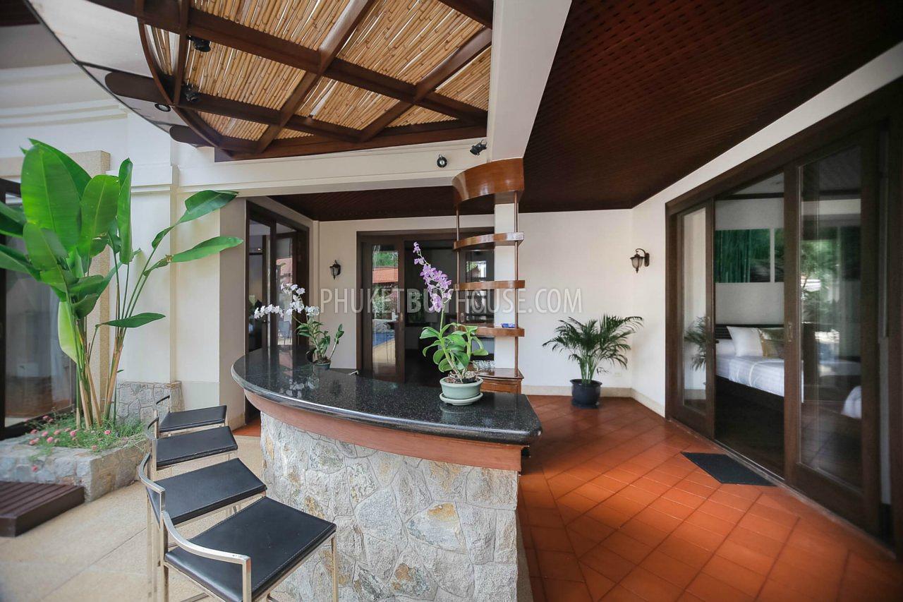 BAN5476: Contemporary 4 Bedroom Thai-Balinese style Villa in Bangtao. Photo #17