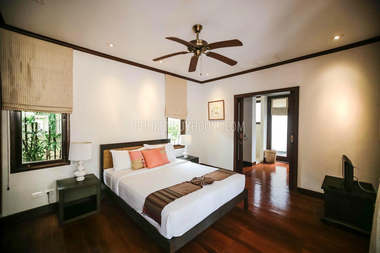 BAN5476: Contemporary 4 Bedroom Thai-Balinese style Villa in Bangtao. Photo #21