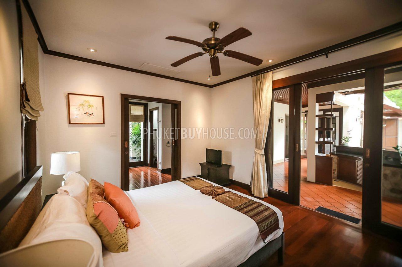 BAN5476: Contemporary 4 Bedroom Thai-Balinese style Villa in Bangtao. Photo #22