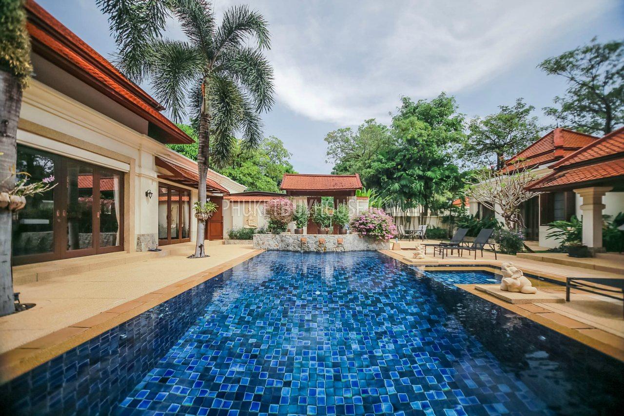 BAN5476: Contemporary 4 Bedroom Thai-Balinese style Villa in Bangtao. Photo #27