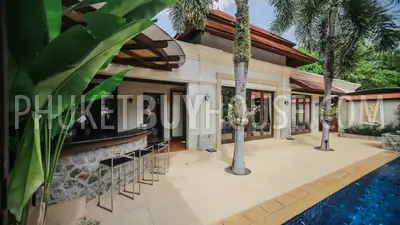 BAN5476: Contemporary 4 Bedroom Thai-Balinese style Villa in Bangtao. Fotoğraf #28