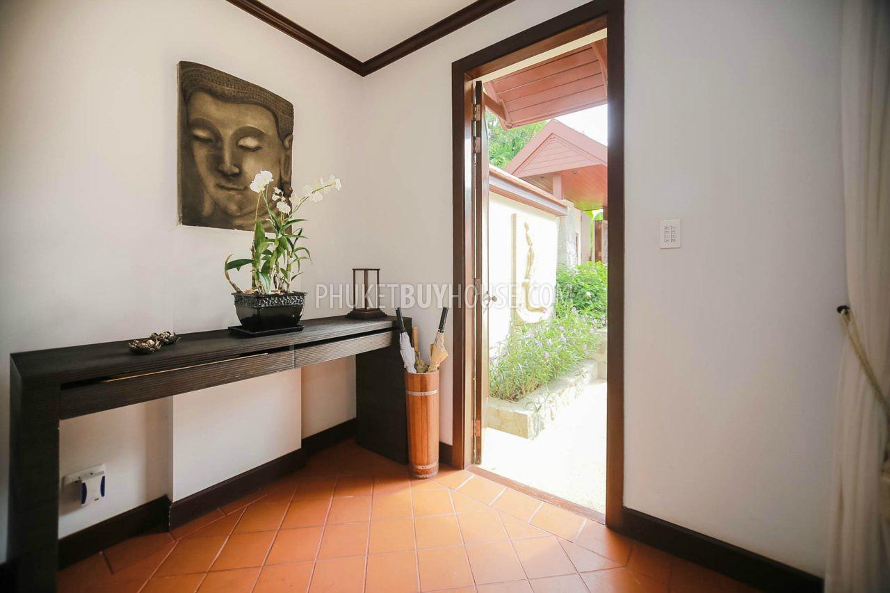 BAN5476: Contemporary 4 Bedroom Thai-Balinese style Villa in Bangtao. Photo #33