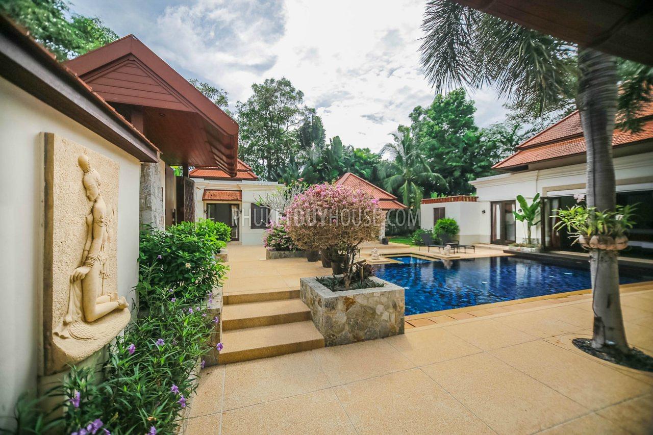 BAN5476: Contemporary 4 Bedroom Thai-Balinese style Villa in Bangtao. Photo #34
