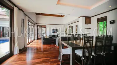 BAN5476: Contemporary 4 Bedroom Thai-Balinese style Villa in Bangtao. Fotoğraf #35