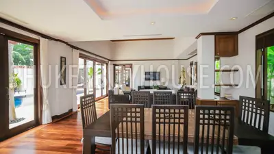 BAN5476: Contemporary 4 Bedroom Thai-Balinese style Villa in Bangtao. Fotoğraf #36