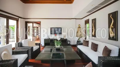BAN5476: Contemporary 4 Bedroom Thai-Balinese style Villa in Bangtao. Fotoğraf #37