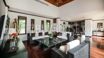 BAN5476: Contemporary 4 Bedroom Thai-Balinese style Villa in Bangtao. Fotoğraf #40