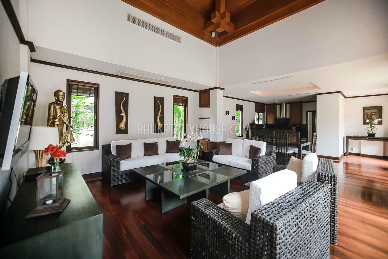BAN5476: Contemporary 4 Bedroom Thai-Balinese style Villa in Bangtao. Photo #40