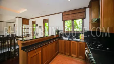 BAN5476: Contemporary 4 Bedroom Thai-Balinese style Villa in Bangtao. Fotoğraf #41