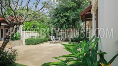 BAN5476: Contemporary 4 Bedroom Thai-Balinese style Villa in Bangtao. Fotoğraf #44