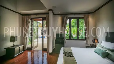 BAN5476: Contemporary 4 Bedroom Thai-Balinese style Villa in Bangtao. Fotoğraf #50
