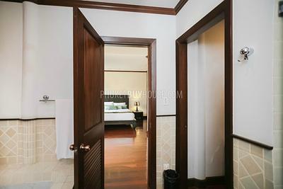 BAN5476: Contemporary 4 Bedroom Thai-Balinese style Villa in Bangtao. Photo #53