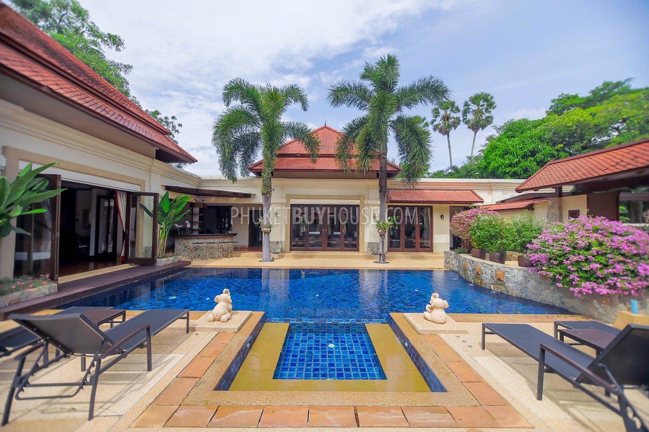 BAN5476: Contemporary 4 Bedroom Thai-Balinese style Villa in Bangtao. Photo #57