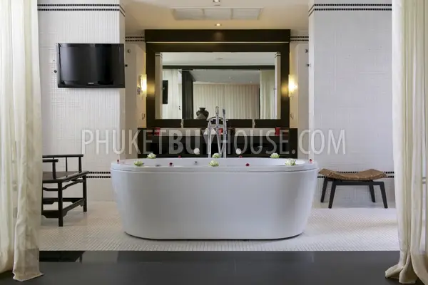 LAY5479: Spacious Villa in Luxury Resort in Layan Beach. Photo #17