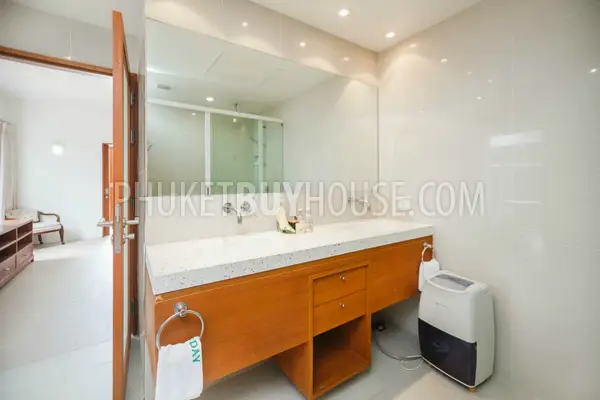 KAM5446: Bright and Airy 3 Bedroom Apartment in Kamala. Photo #30