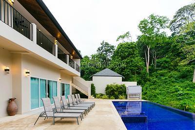 NAI5451: Amazing New Villa with 7 Bedrooms in Nai Harn. Photo #26