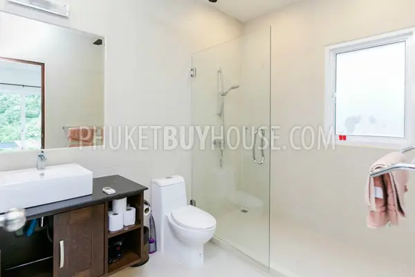 NAI5451: Amazing New Villa with 7 Bedrooms in Nai Harn. Photo #40