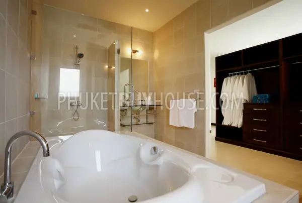 NAI5453: Amazing 7 Bedroom Pool Villa with Multiple Living areas. Photo #16